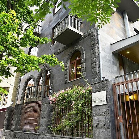 Saryan Hotel Erivan Dış mekan fotoğraf