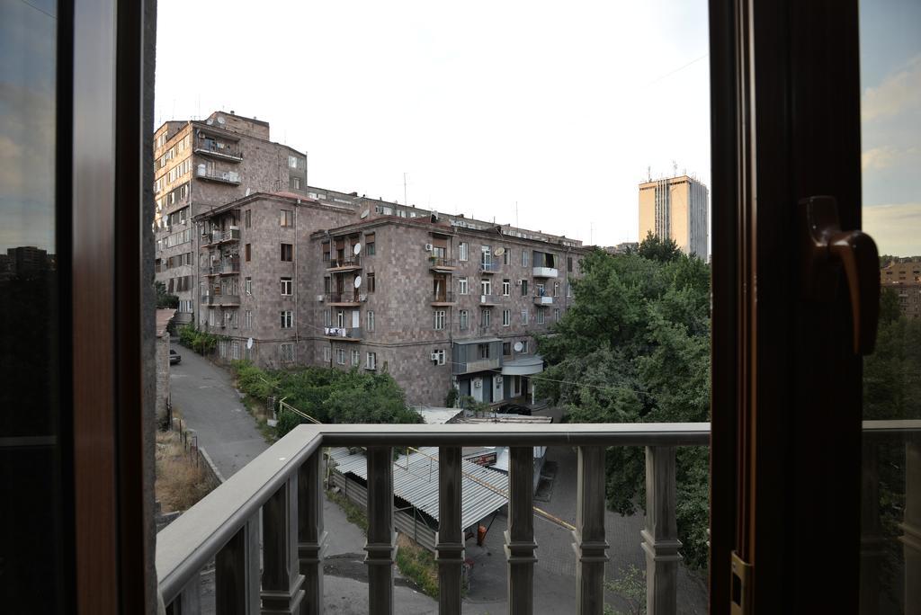 Saryan Hotel Erivan Dış mekan fotoğraf